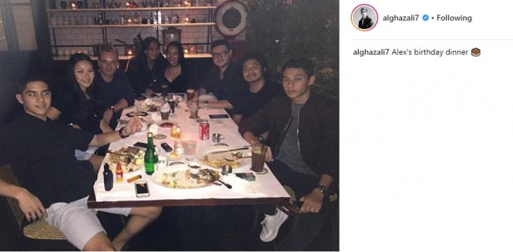 Al Ghazali bersama keluarga Alyssa Daguise. (Instagram/@alghazali7)