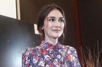 Seksi Abis, Luna Maya Padukan Ikat Pinggang Mewah dengan Celana Kulit Ketat
