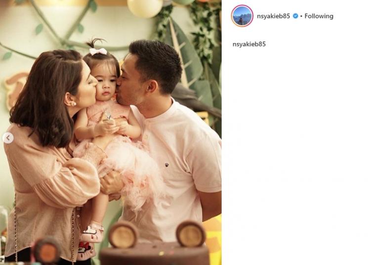 Keluarga Nabila Syakieb. (Instagram/@nsyakieb85)