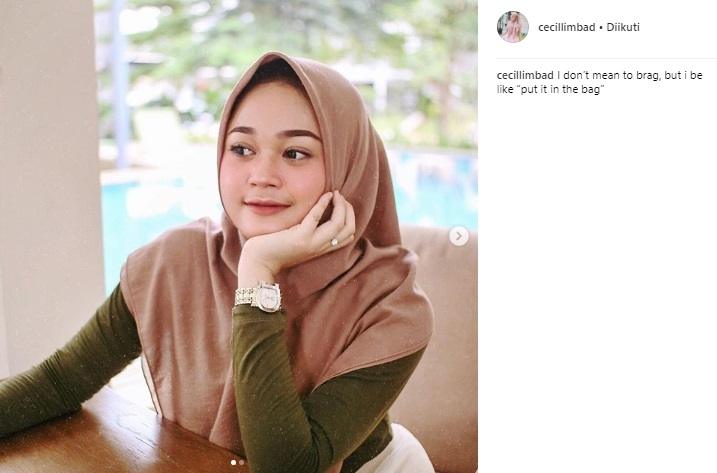 Putri Limbad, Cecillia Gina berhijab. (Instagram/@cecillimbad)
