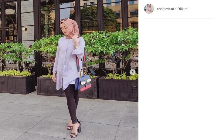 Putri Limbad, Cecillia Gina berhijab. (Instagram/@cecillimbad)