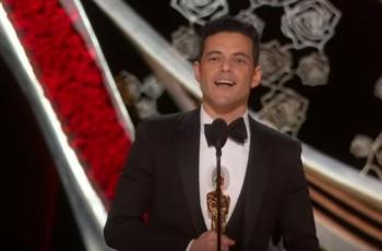 Duh, Rami Malek Jatuh di Panggung Usai Terima Piala Oscar
