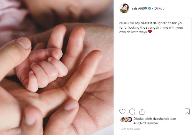 Raisa posting foto Zalina untuk pertama kalinya (Instagram/@raisa6690)