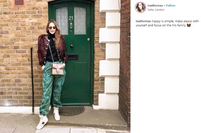 Ina Thomas dengan fur coat dan jogger pants. (Instagram/@inathomas)