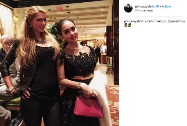 Sama-sama tampil elegan. (Instagram/@princessyahrini)