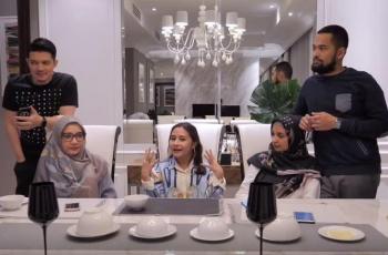 Multitalenta, Prilly Latuconsina Hafal Ayat yang Tak Banyak Diketahui
