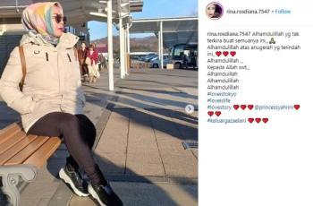 Rina kenakan gaya sporty saat liburan di Tokyo, Jepang. (Instagram/@rina.rosdiana.7547)