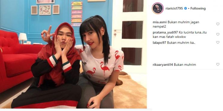 Ria Ricis dan Lucinta Luna. (Instagram/@riaricis1795)