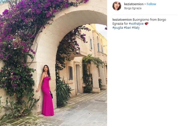 Kezia Toemion dengan long dress ungu. (Instagram/@keziatoemion)