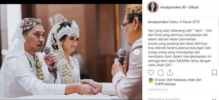 Momen pernikahan Kinal eks JKT48 dan Geraldi M Murod. (Instagram/@kinalputridevi)