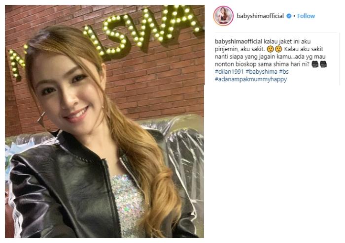 Tampil kece dengan jaket kulit. (Instagram/@babyshimaofficial)