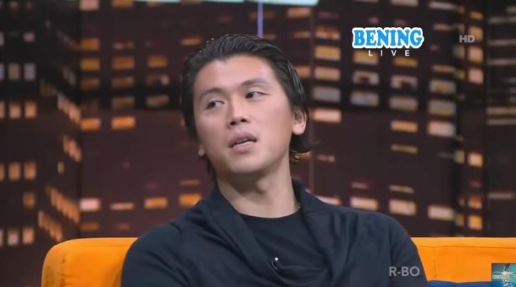 Reino Barack saat menjadi bintang tamu di Hitam Putih. (YouTube)