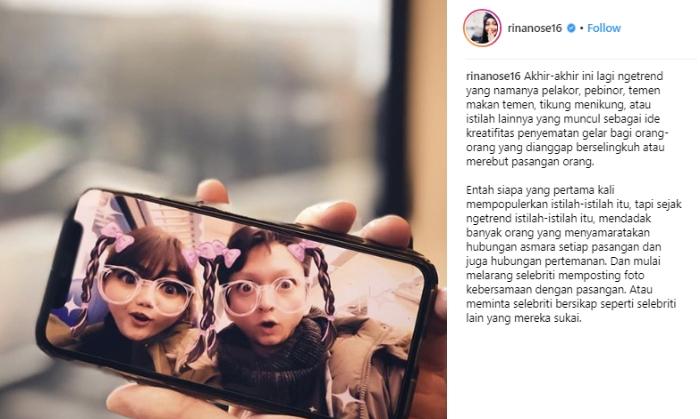 Rina Nose dengan tunangannya, Josscy. (Instagram/@rinanose16)
