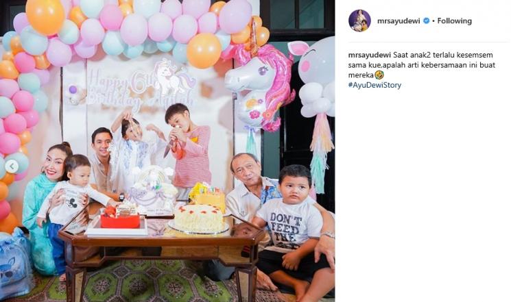 Ayu Dewi dan Keluarga (Instagram/@mrsayudewi)