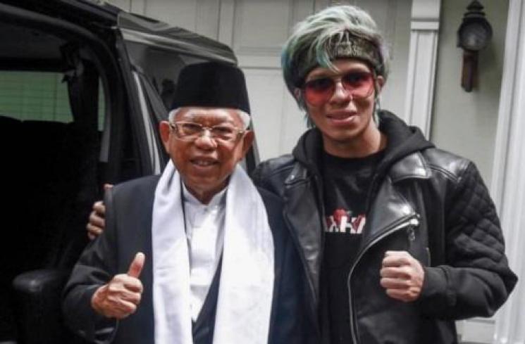 Atta Halilintar pose bareng Maruf Amin. [Twitter]