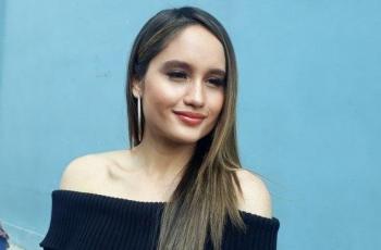 Pakai Dress Hitam Seksi dan Elegan, Penampilan Cinta Laura Banjir Pujian
