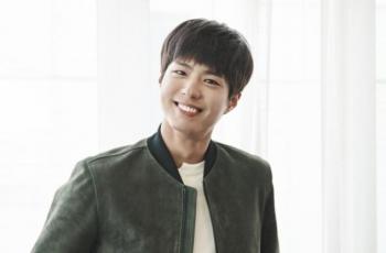 Park Bo Gum Dirumorkan Pindah ke Agensi yang Sama dengan BTS, Benarkah?