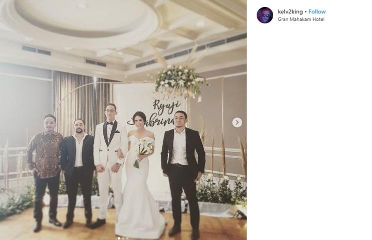Momen pernikahan Ryuji Utomo dan Shabrina. (Instagram/@kelv2king)