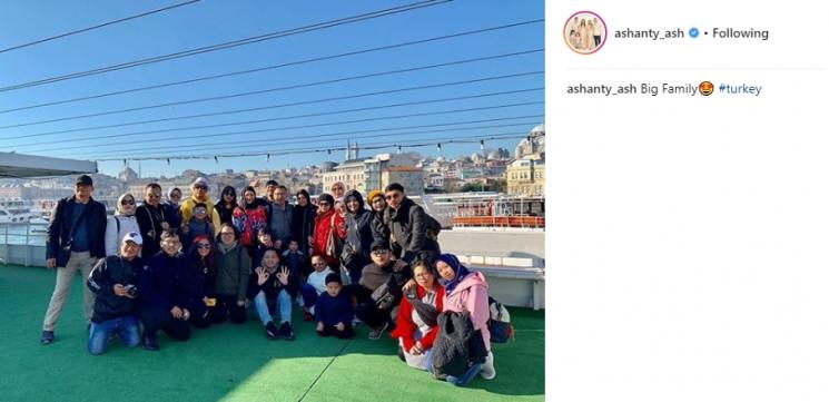 Anang Hermansyah ajak keluarga besar liburan ke Turki. (Instagram/@ashanty_ash)