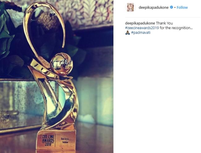 Deepika Padukone sabet penghargaan aktris terbaik. (Instagram/@deepikapadukone)