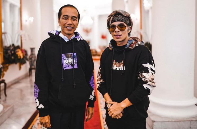 Atta Halilinta bareng Presiden Joko Widodo alias Jokowi. [Capture Instagram]