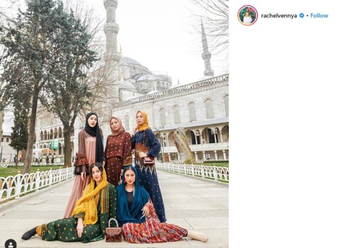Geng Selebgram (Instagram/@rachelvennya)