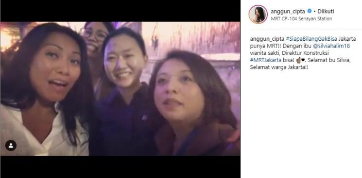 Anggun C Sasmi ikut ramaikan peresmiaan MRT Jakarta. (Instagram/@anggun_cipta)