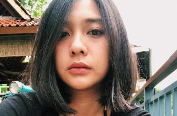 5 Pesona Charita Utami, Vokalis Midnight Quickie yang Cantik Natural