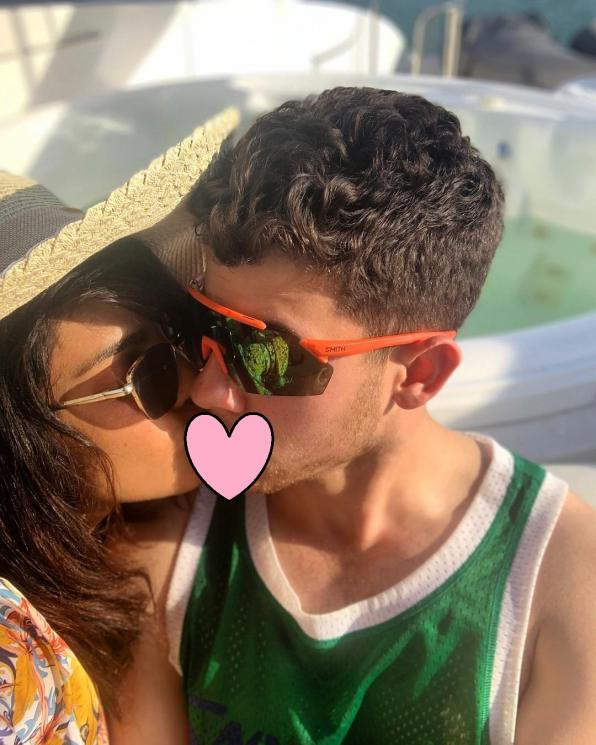 Nick Jonas dan Priyanka Chopra (Instagram/@priyankachopra)