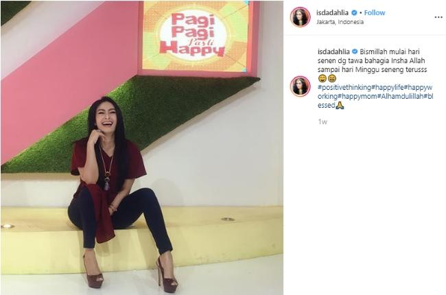 Iis Dahlia. (Instagram/@isdadahlia)