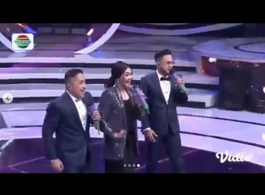 Rina Nose, Irfan Hakim dan Ramzi reunian. (Capture Instagram/@rinanose16)