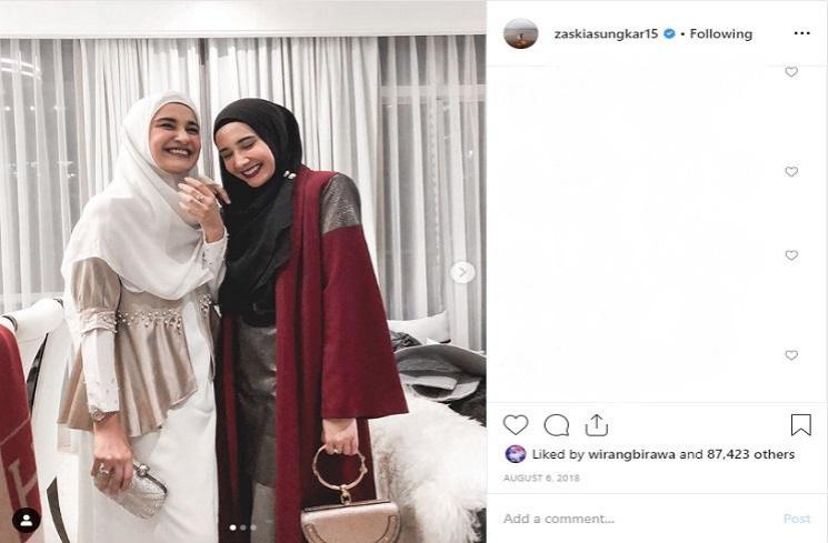 Shireen Sungkar dan Zaskia Sungkar (Instagram @zaskiasungkar15)