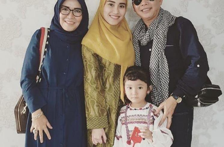 Ayu Ting Ting bercadar. [Instagram]