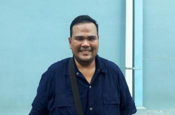 Berjuang demi Ekonomi Keluarga, Fahmi Bo Jualan Gorengan