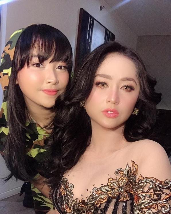 Lebby Wilayati dan Dewi Perssik. (Instagram/@lebbywilayati)