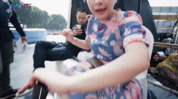 Nagita Slavina ceritakan dicakar Rafathar. (Youtube/RANSEntertainment)