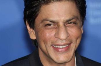 Bak Konser, Ini Cara Unik Shah Rukh Khan Ucap Selamat Lebaran di Hadapan Ribuan Fans