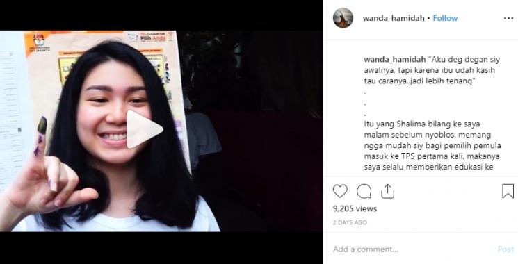 Wanda Hamidah beri pesan pada putrinya yang pertama kali nyoblos. (Instagram/@wanda_hamidah)