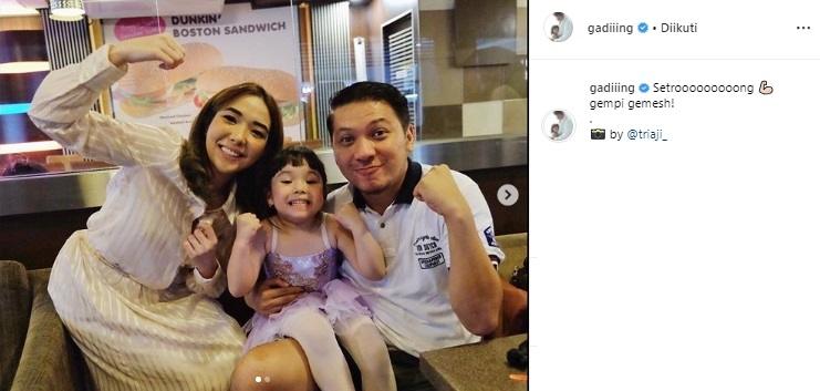 Kebersamaan Gading Marten, Gisella Anastasia dan Gempi. (Instagram/@gadiiiing)