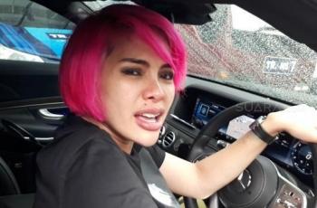 Nikita Mirzani Buru Pelaku Kekerasan Terhadap Santri di Pesantren