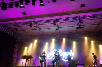 Sukses Bikin Penonton Takjub, Simak 5 Fakta Menarik Konser Air Supply