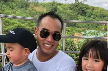Bos TV Tajir Melintir, Suami Nia Ramadhani Ajak Anak-anak Jajan Tahu Gejrot Kaki Lima