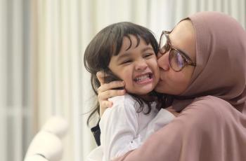 Zaskia Sungkar Ditangisi Putrinya, Shireen Sungkar: Jadi Nempel, Seneng Gue