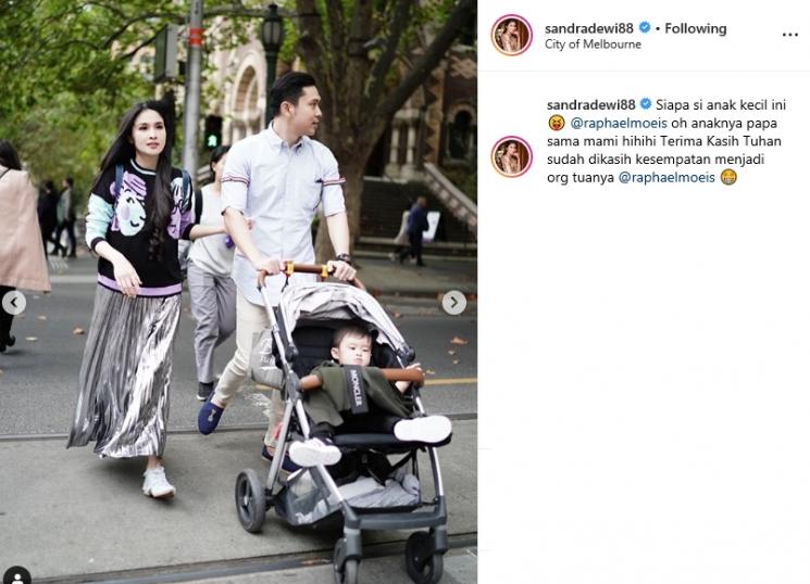 Sandra Dewi dan Keluarganya (Instagram/@sandradewi88)