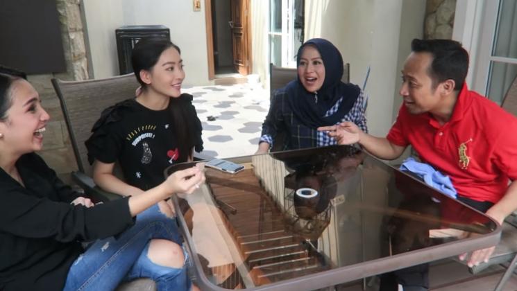 Denny Cagur dan istrinya ceritakan banyak orang DM Instagram pinjam uang. (Youtube/@NatashaWilona)