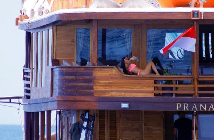Kim Kardashian saat liburan di Bali. [Instagram @kimkardashian]