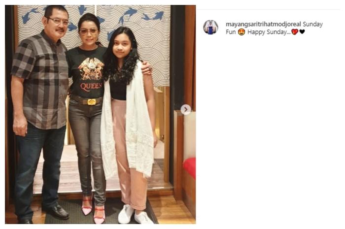 Mayangsari dengan suami dan putrinya. (Instagram/@mayangsaritrihatmodjoreal)