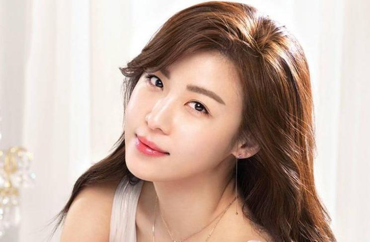 Ha Ji Won (Allkpop)