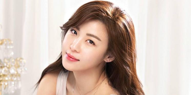 Ha Ji Won (Allkpop)