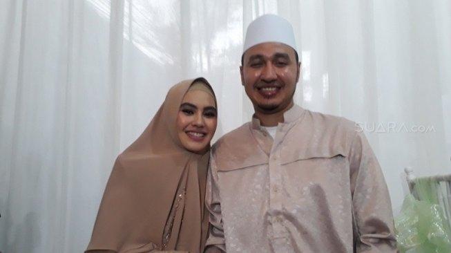 Kartika Putri dan Habib Usman Bin Yahya (Suara.com/Sumarni)